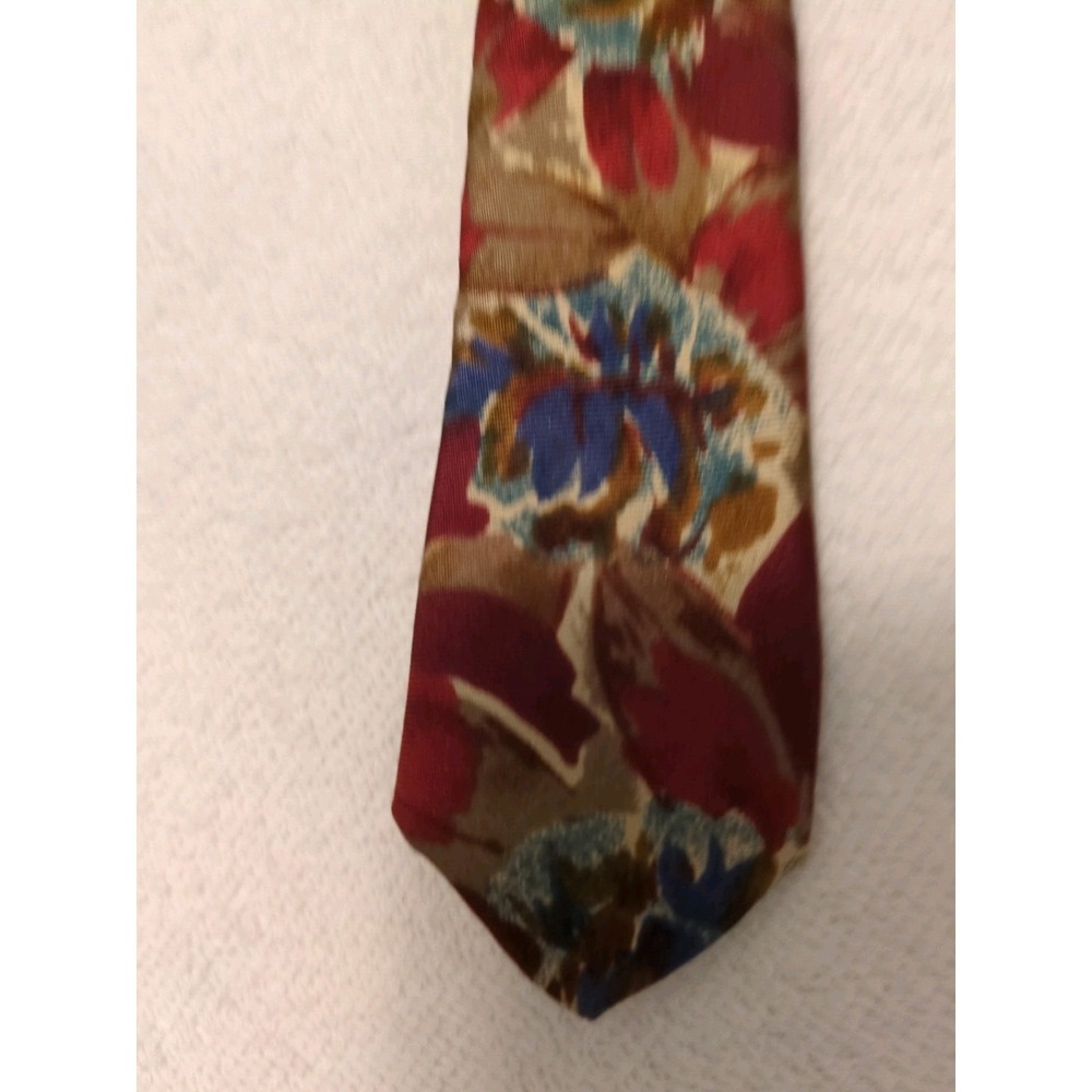 Vintage Men's Oleg Cassini Mullti-Colored‎  Floral Necktie